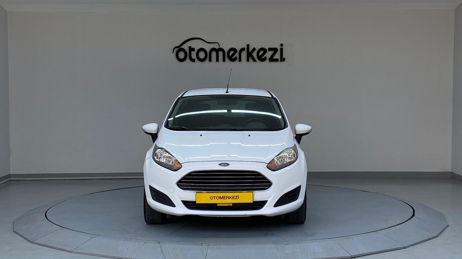 FORD FIESTA 24